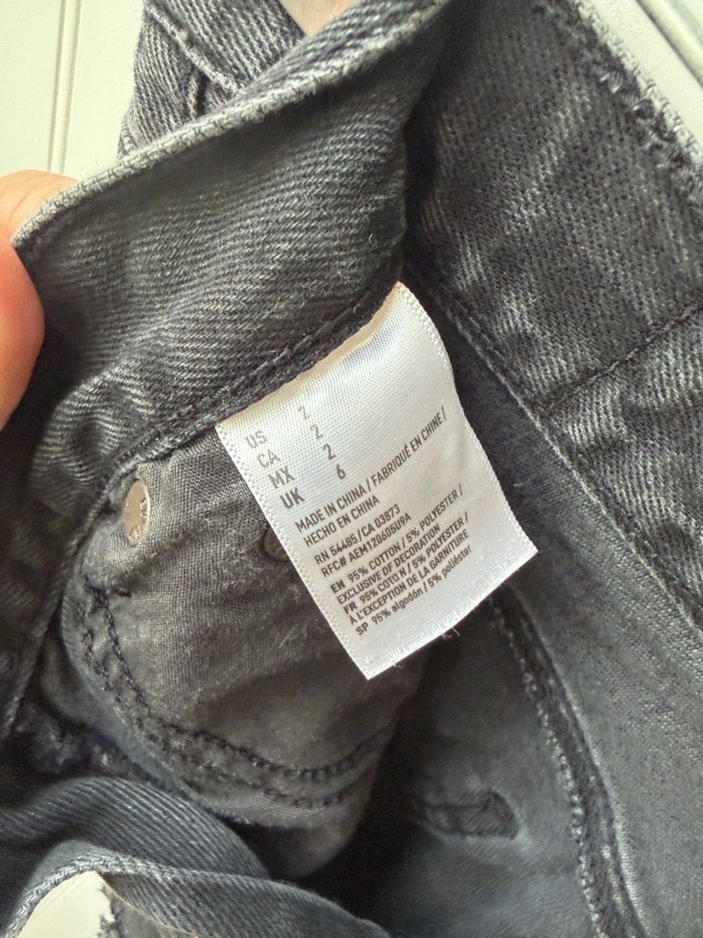(090)American Eagle Outfitters Black Distressed Denim Jean Shorts - Picture 3 of 7